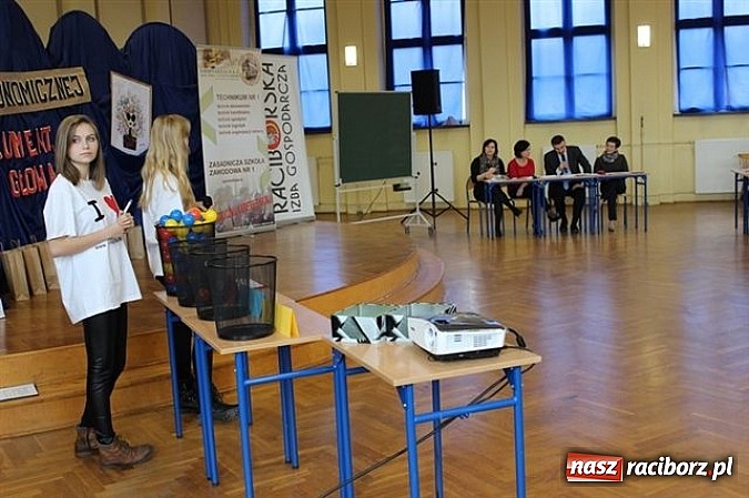 Zdjęcie w galerii na portalu naszraciborz.pl: Młody konsument kupuje z głową! wiadomości z regionu