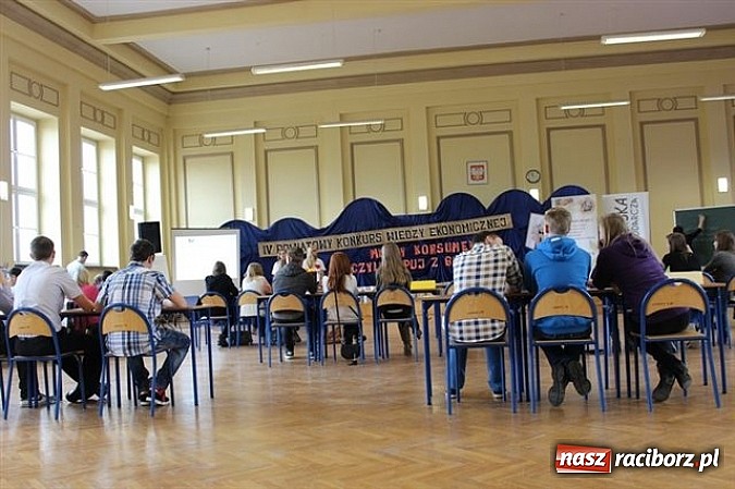 Zdjęcie w galerii na portalu naszraciborz.pl: Młody konsument kupuje z głową! wiadomości z regionu