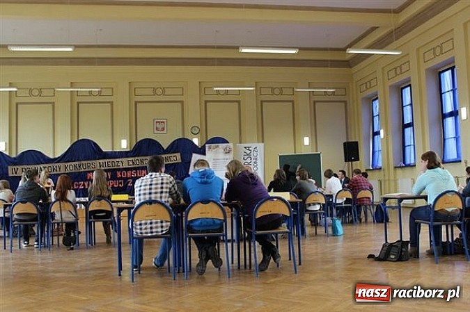 Zdjęcie w galerii na portalu naszraciborz.pl: Młody konsument kupuje z głową! wiadomości z regionu