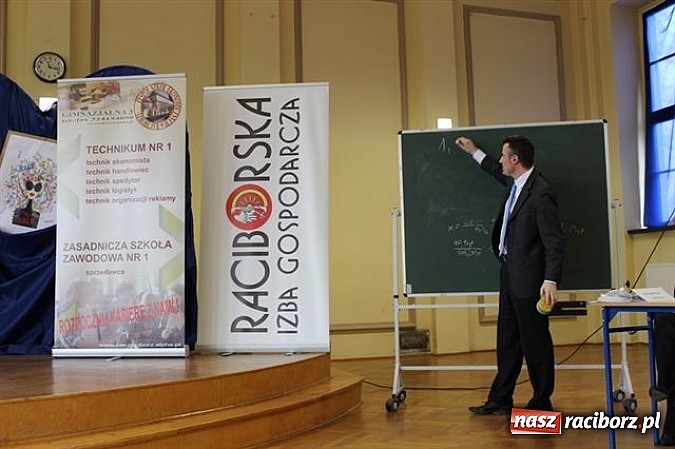 Zdjęcie w galerii na portalu naszraciborz.pl: Młody konsument kupuje z głową! wiadomości z regionu