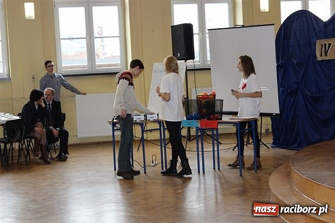 Zdjęcie w galerii na portalu naszraciborz.pl: Młody konsument kupuje z głową! wiadomości z regionu