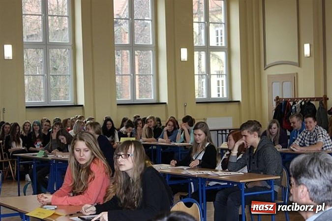 Zdjęcie w galerii na portalu naszraciborz.pl: Młody konsument kupuje z głową! wiadomości z regionu