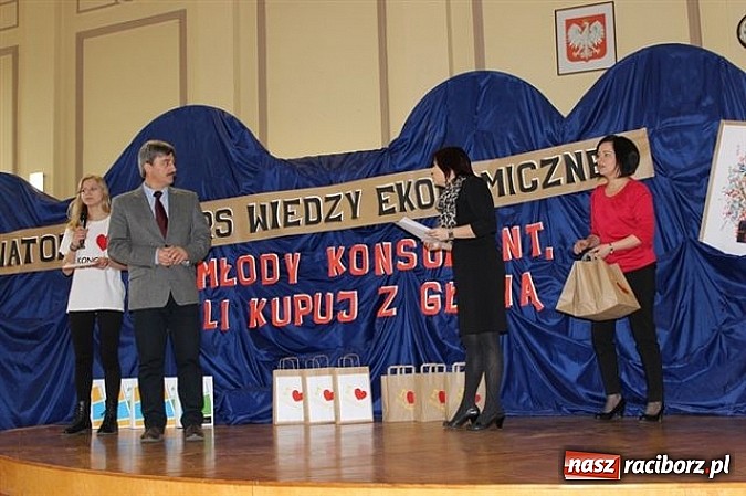 Zdjęcie w galerii na portalu naszraciborz.pl: Młody konsument kupuje z głową! wiadomości z regionu