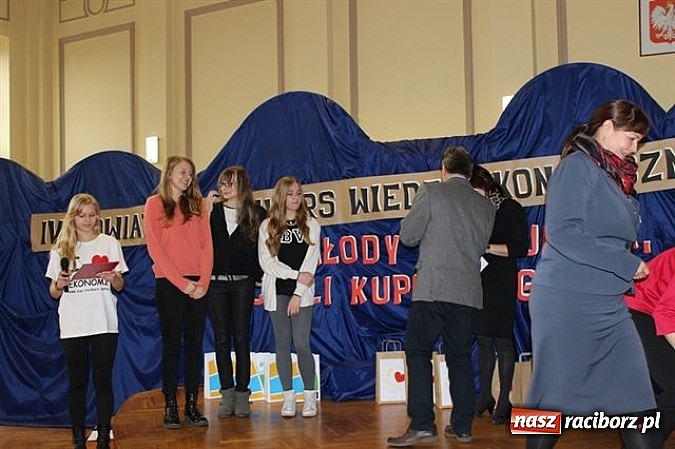 Zdjęcie w galerii na portalu naszraciborz.pl: Młody konsument kupuje z głową! wiadomości z regionu