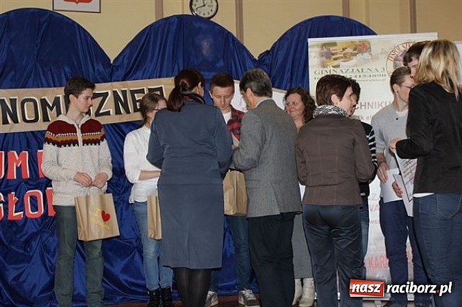 Zdjęcie w galerii na portalu naszraciborz.pl: Młody konsument kupuje z głową! wiadomości z regionu