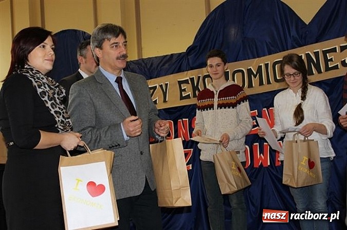 Zdjęcie w galerii na portalu naszraciborz.pl: Młody konsument kupuje z głową! wiadomości z regionu