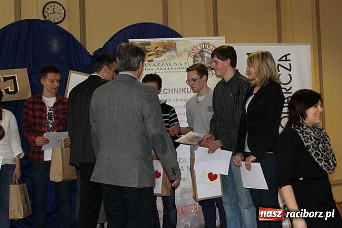 Zdjęcie w galerii na portalu naszraciborz.pl: Młody konsument kupuje z głową! wiadomości z regionu