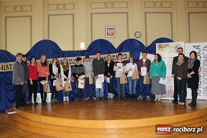 Zdjęcie w galerii na portalu naszraciborz.pl: Młody konsument kupuje z głową! wiadomości z regionu