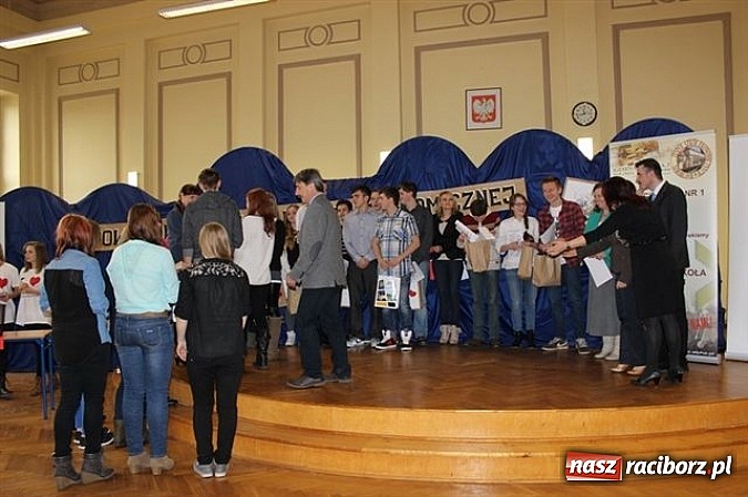 Zdjęcie w galerii na portalu naszraciborz.pl: Młody konsument kupuje z głową! wiadomości z regionu