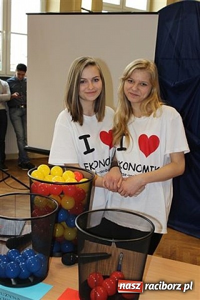 Zdjęcie w galerii na portalu naszraciborz.pl: Młody konsument kupuje z głową! wiadomości z regionu