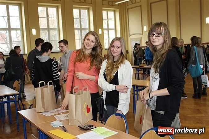Zdjęcie w galerii na portalu naszraciborz.pl: Młody konsument kupuje z głową! wiadomości z regionu