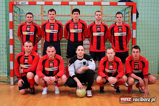 Zdjęcie w galerii na portalu naszraciborz.pl: Puchar Komendanta Powiatowego Policji w Raciborzu dla zespołu firmy Winiarski wiadomości z regionu