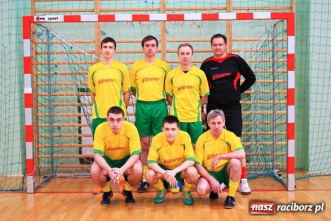 Zdjęcie w galerii na portalu naszraciborz.pl: Puchar Komendanta Powiatowego Policji w Raciborzu dla zespołu firmy Winiarski wiadomości z regionu