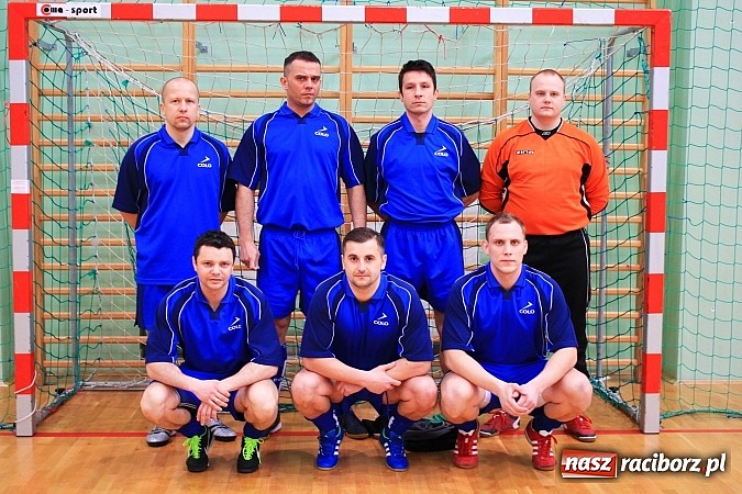 Zdjęcie w galerii na portalu naszraciborz.pl: Puchar Komendanta Powiatowego Policji w Raciborzu dla zespołu firmy Winiarski wiadomości z regionu