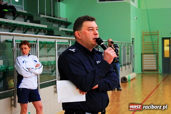 Zdjęcie w galerii na portalu naszraciborz.pl: Puchar Komendanta Powiatowego Policji w Raciborzu dla zespołu firmy Winiarski wiadomości z regionu