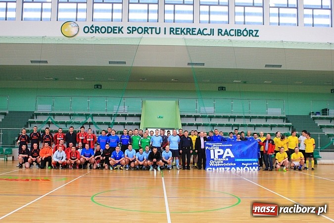 Zdjęcie w galerii na portalu naszraciborz.pl: Puchar Komendanta Powiatowego Policji w Raciborzu dla zespołu firmy Winiarski wiadomości z regionu