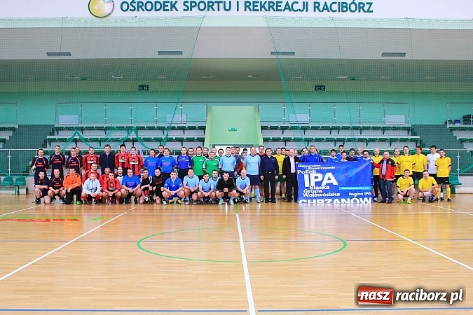 Zdjęcie w galerii na portalu naszraciborz.pl: Puchar Komendanta Powiatowego Policji w Raciborzu dla zespołu firmy Winiarski wiadomości z regionu