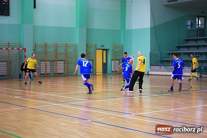 Zdjęcie w galerii na portalu naszraciborz.pl: Puchar Komendanta Powiatowego Policji w Raciborzu dla zespołu firmy Winiarski wiadomości z regionu