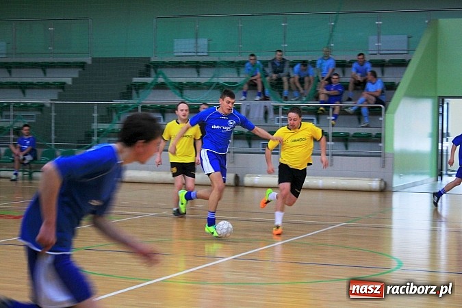 Zdjęcie w galerii na portalu naszraciborz.pl: Puchar Komendanta Powiatowego Policji w Raciborzu dla zespołu firmy Winiarski wiadomości z regionu