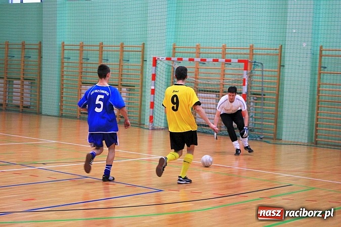 Zdjęcie w galerii na portalu naszraciborz.pl: Puchar Komendanta Powiatowego Policji w Raciborzu dla zespołu firmy Winiarski wiadomości z regionu