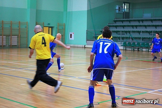 Zdjęcie w galerii na portalu naszraciborz.pl: Puchar Komendanta Powiatowego Policji w Raciborzu dla zespołu firmy Winiarski wiadomości z regionu