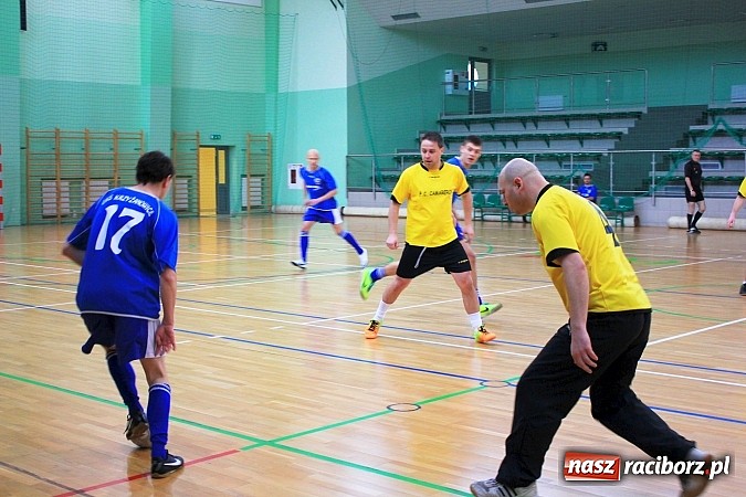 Zdjęcie w galerii na portalu naszraciborz.pl: Puchar Komendanta Powiatowego Policji w Raciborzu dla zespołu firmy Winiarski wiadomości z regionu