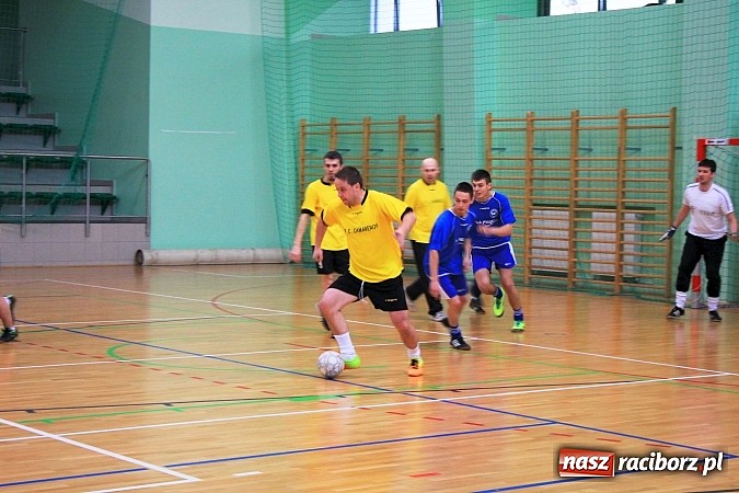 Zdjęcie w galerii na portalu naszraciborz.pl: Puchar Komendanta Powiatowego Policji w Raciborzu dla zespołu firmy Winiarski wiadomości z regionu