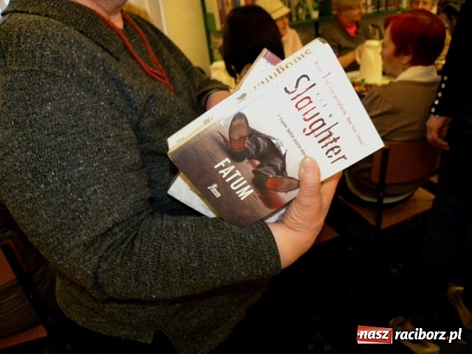 Zdjęcie w galerii na portalu naszraciborz.pl: Święto Kobiet, mała czarna i książka wiadomości z regionu