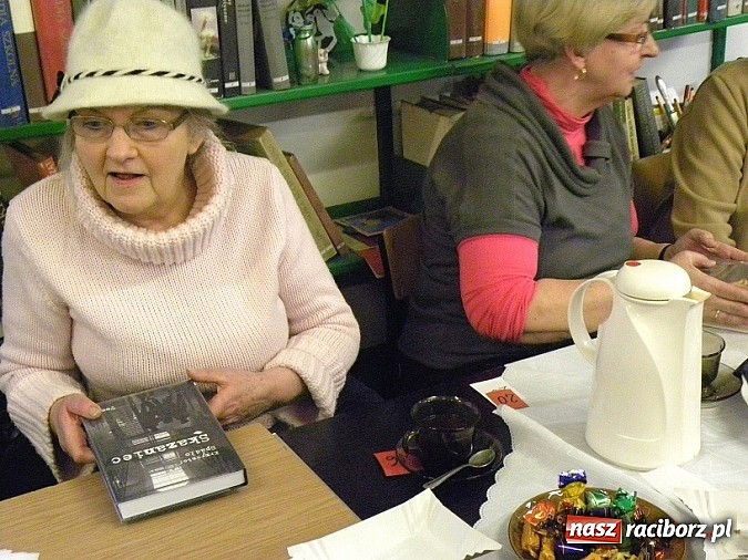 Zdjęcie w galerii na portalu naszraciborz.pl: Święto Kobiet, mała czarna i książka wiadomości z regionu