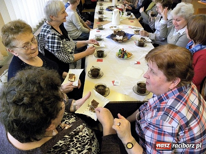 Zdjęcie w galerii na portalu naszraciborz.pl: Święto Kobiet, mała czarna i książka wiadomości z regionu