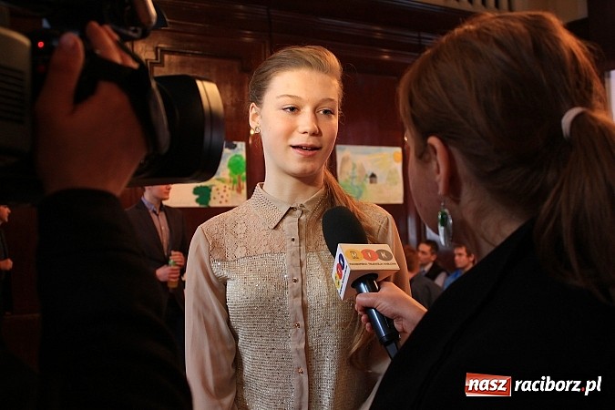 Zdjęcie w galerii na portalu naszraciborz.pl: Marcel Strzeduła zwycięzcą VIII Powiatowego Konkursu Wiedzy o Społeczeństwie wiadomości z regionu