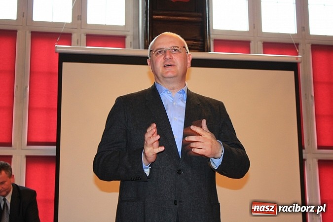 Zdjęcie w galerii na portalu naszraciborz.pl: Marcel Strzeduła zwycięzcą VIII Powiatowego Konkursu Wiedzy o Społeczeństwie wiadomości z regionu