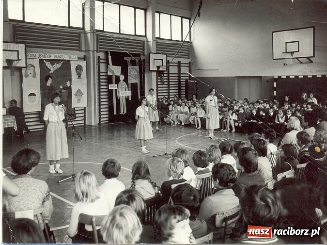 Zdjęcie w galerii na portalu naszraciborz.pl: Kamień węgielny pod raciborską Tysiąclatkę wiadomości z regionu