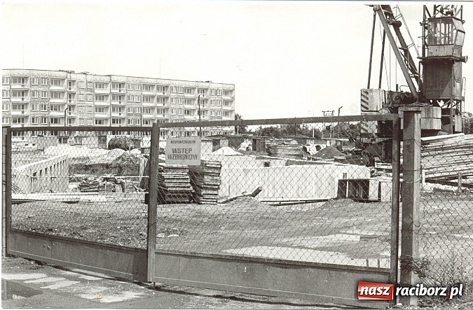 Zdjęcie w galerii na portalu naszraciborz.pl: Kamień węgielny pod raciborską Tysiąclatkę wiadomości z regionu