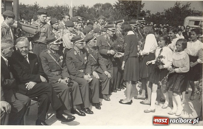 Zdjęcie w galerii na portalu naszraciborz.pl: Kamień węgielny pod raciborską Tysiąclatkę wiadomości z regionu