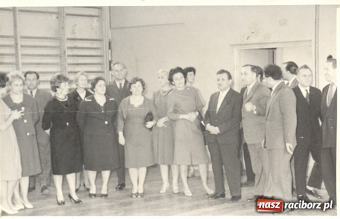 Zdjęcie w galerii na portalu naszraciborz.pl: Kamień węgielny pod raciborską Tysiąclatkę wiadomości z regionu