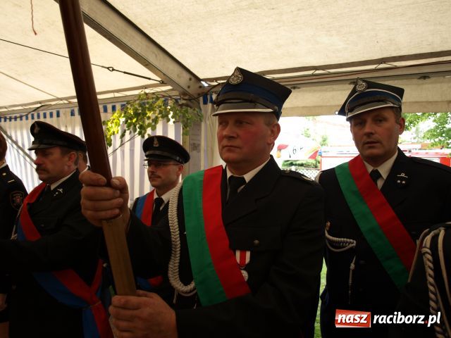 Zdjęcie w galerii na portalu naszraciborz.pl: Strażacka parada w Pietraszynie wiadomości z regionu