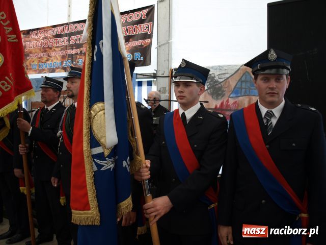 Zdjęcie w galerii na portalu naszraciborz.pl: Strażacka parada w Pietraszynie wiadomości z regionu