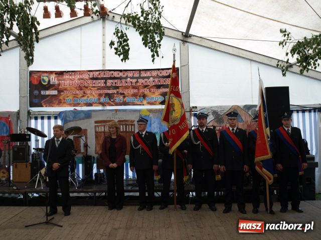 Zdjęcie w galerii na portalu naszraciborz.pl: Strażacka parada w Pietraszynie wiadomości z regionu