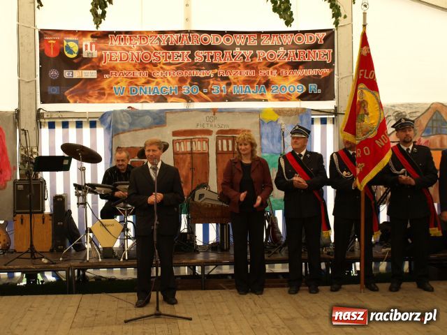 Zdjęcie w galerii na portalu naszraciborz.pl: Strażacka parada w Pietraszynie wiadomości z regionu