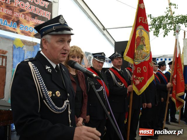 Zdjęcie w galerii na portalu naszraciborz.pl: Strażacka parada w Pietraszynie wiadomości z regionu