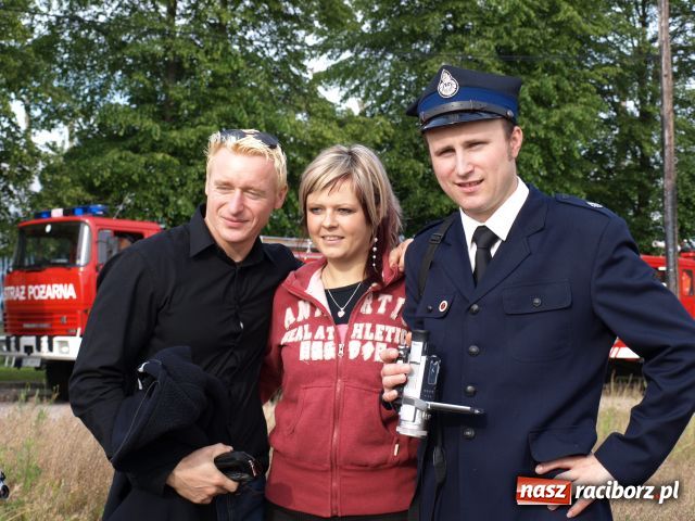 Zdjęcie w galerii na portalu naszraciborz.pl: Strażacka parada w Pietraszynie wiadomości z regionu