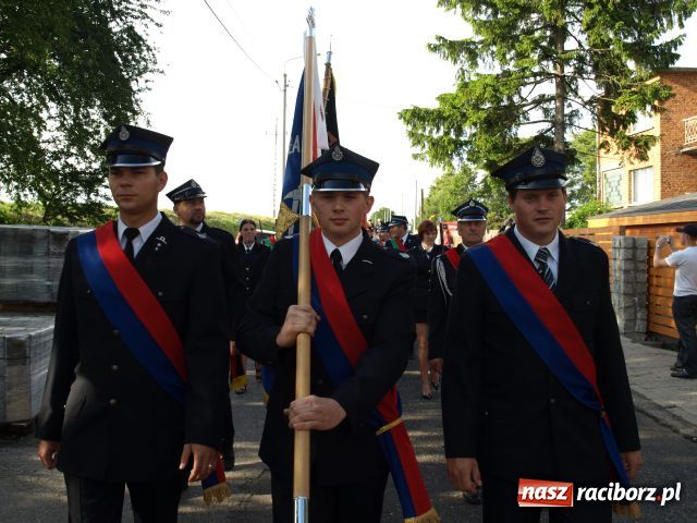 Zdjęcie w galerii na portalu naszraciborz.pl: Strażacka parada w Pietraszynie wiadomości z regionu