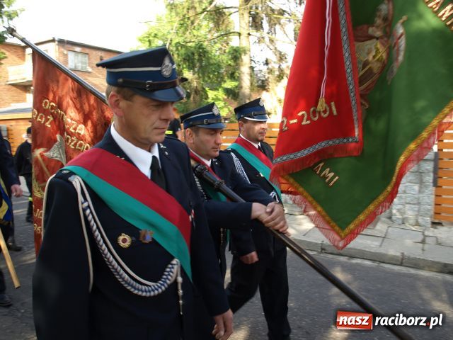 Zdjęcie w galerii na portalu naszraciborz.pl: Strażacka parada w Pietraszynie wiadomości z regionu