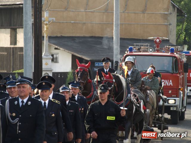 Zdjęcie w galerii na portalu naszraciborz.pl: Strażacka parada w Pietraszynie wiadomości z regionu