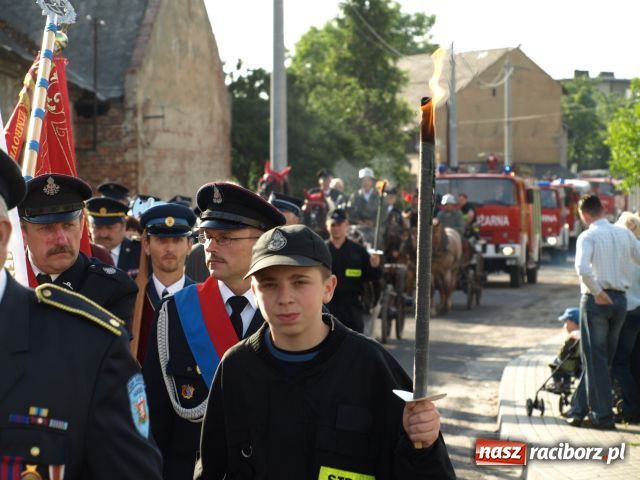 Zdjęcie w galerii na portalu naszraciborz.pl: Strażacka parada w Pietraszynie wiadomości z regionu