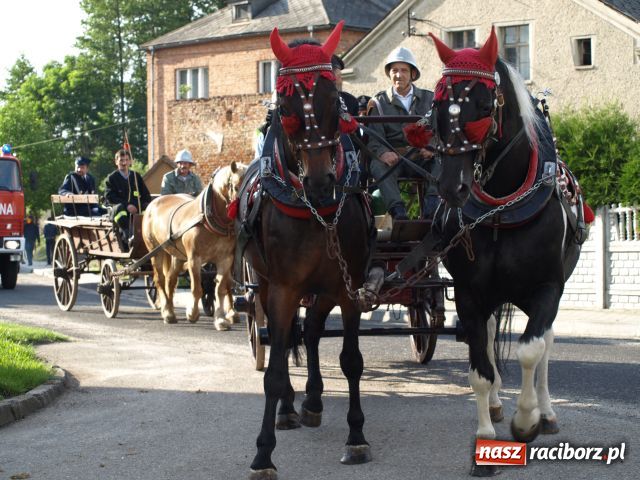 Zdjęcie w galerii na portalu naszraciborz.pl: Strażacka parada w Pietraszynie wiadomości z regionu