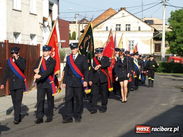 Zdjęcie w galerii na portalu naszraciborz.pl: Strażacka parada w Pietraszynie wiadomości z regionu