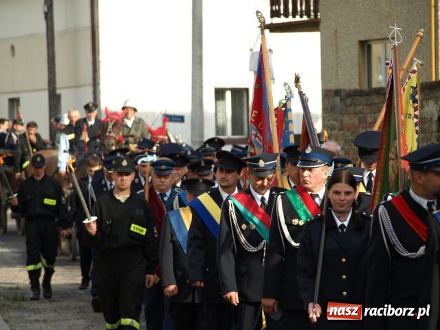 Zdjęcie w galerii na portalu naszraciborz.pl: Strażacka parada w Pietraszynie wiadomości z regionu