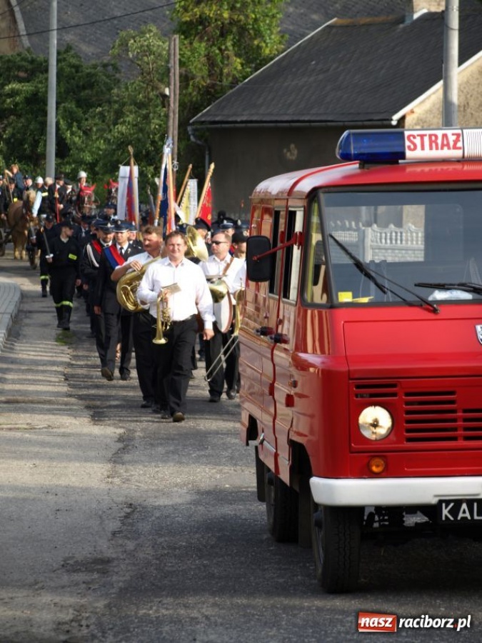 Zdjęcie w galerii na portalu naszraciborz.pl: Strażacka parada w Pietraszynie wiadomości z regionu